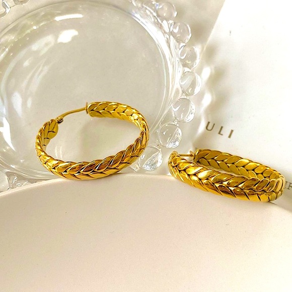 Gold Wheat Ear Hoop Earrings - Picture 1 of 3